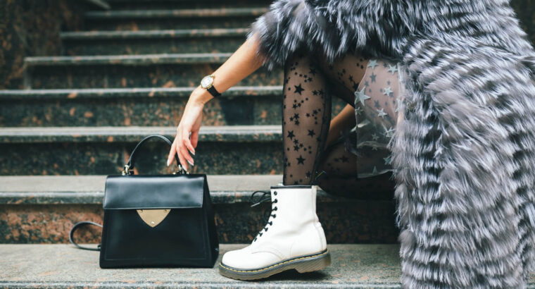 Elegant Women\’s Designer Handbags – Up to 50% Off!